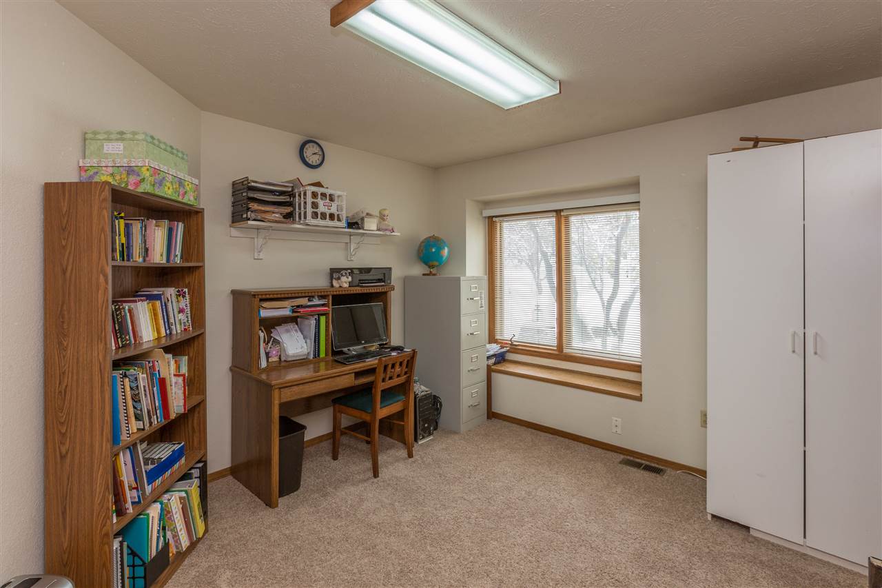 2304 East Winger Road Spokane, WA 99208 - Photo 13 of 20