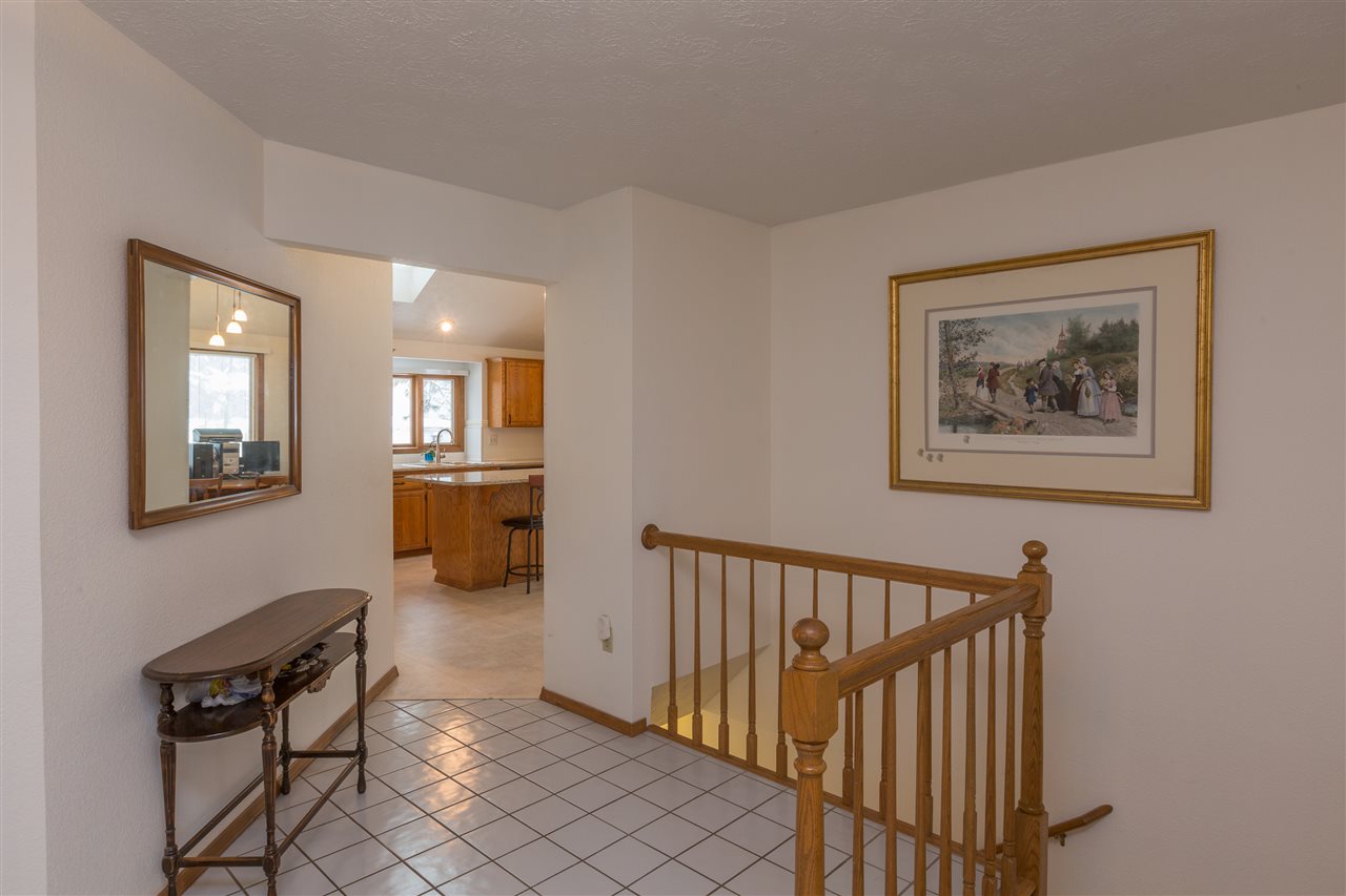 2304 East Winger Road Spokane, WA 99208 - Photo 8 of 20