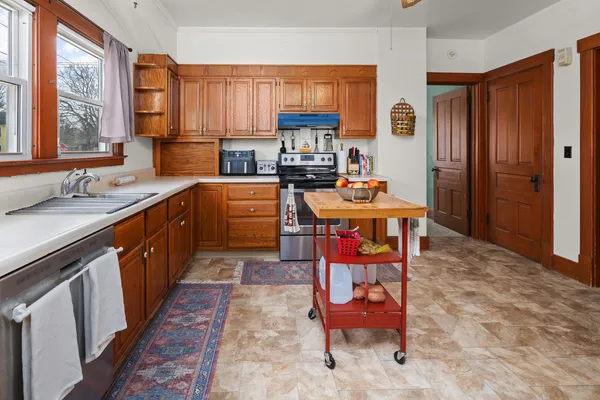 $169,900 | 225 East Wells Street, Geneseo, IL 61254