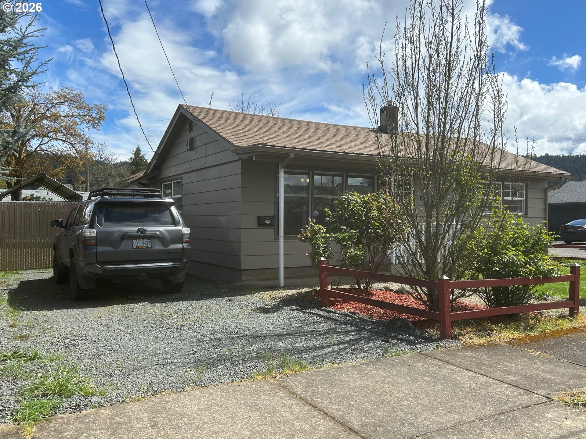 830 South 7th Street Cottage Grove, OR 97424 - Photo 2 of 33