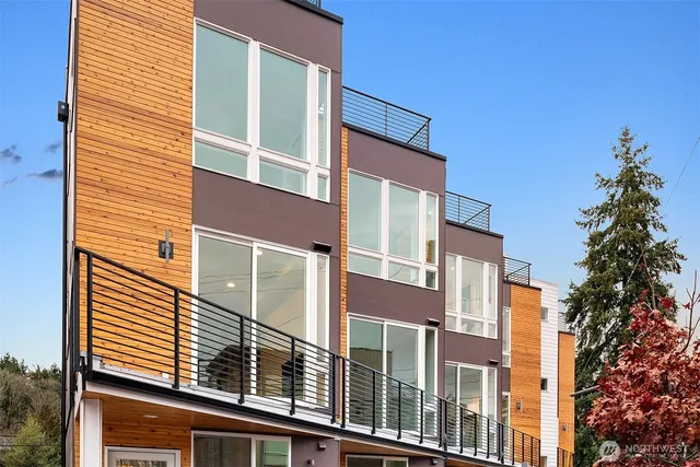 $3,200 | 5114 24th Avenue Northeast, Seattle, WA 98105