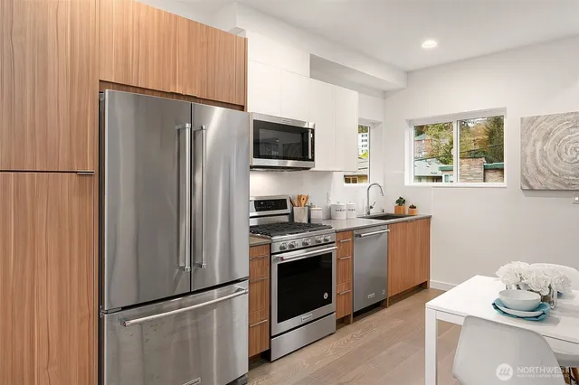 $3,200 | 5114 24th Avenue Northeast, Seattle, WA 98105