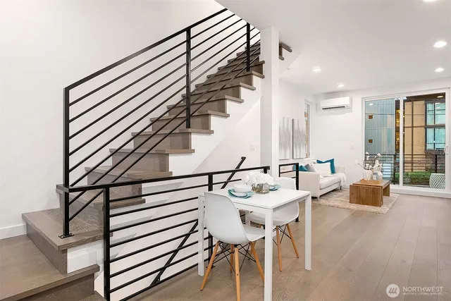 $3,200 | 5114 24th Avenue Northeast, Seattle, WA 98105