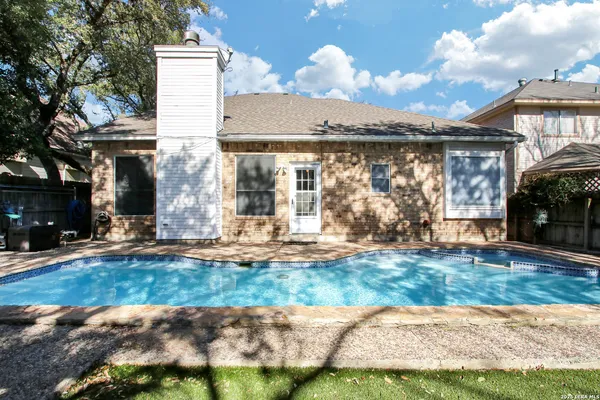 $2,450 | 6438 Lost Holly, San Antonio, TX 78240