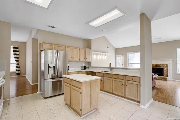 $2,450 | 6438 Lost Holly, San Antonio, TX 78240