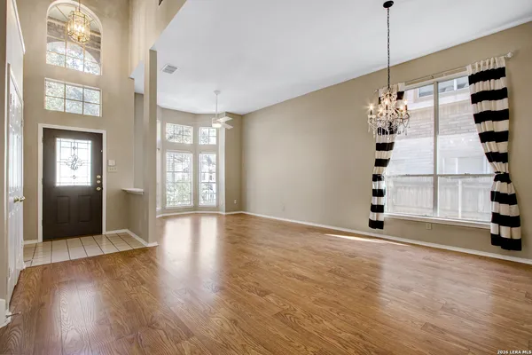 $2,450 | 6438 Lost Holly, San Antonio, TX 78240