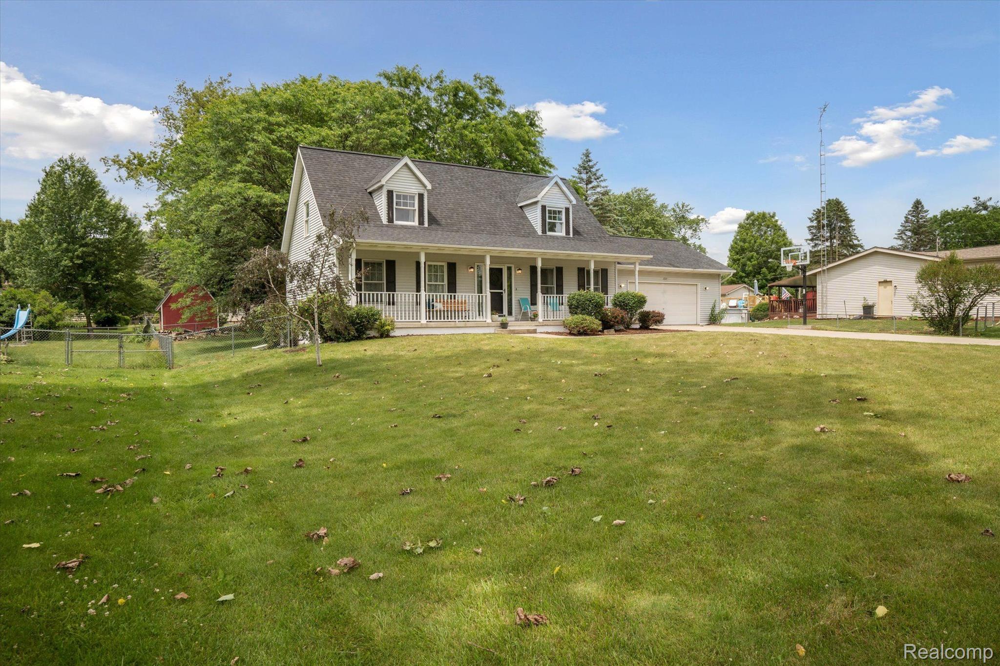2317 North Vassar Road Burton, MI 48509 - Photo 3 of 42 Gallery Image 3
