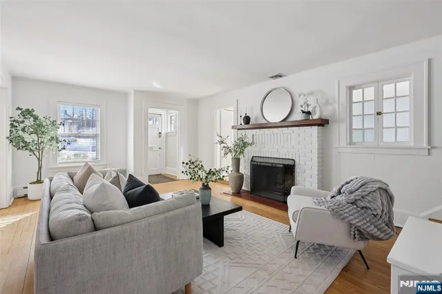 $1,350,000 | 520 Hillcrest Road, Ridgewood, NJ 07450