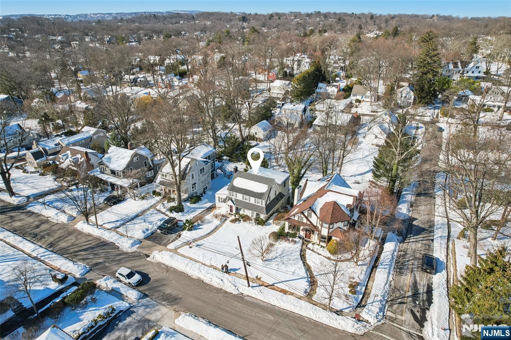 520 Hillcrest Road Ridgewood, NJ 07450 - Photo 27 of 27 an aerial view of residential house with parking