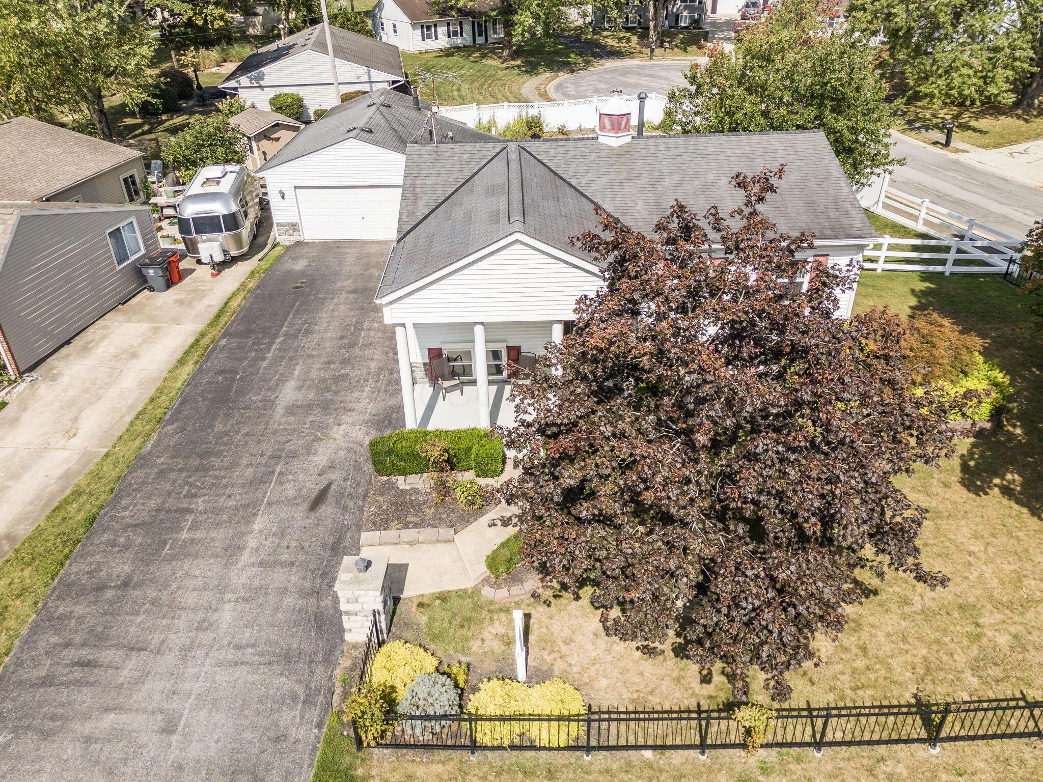 291 Hawthorne Road Sunbury, OH 43074 - Photo 4 of 58 5-web-or-mls-DJI_20250916121004_0002_D