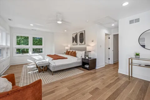 $2,099,900 | 1077 Green Bay Road, Glencoe, IL 60022