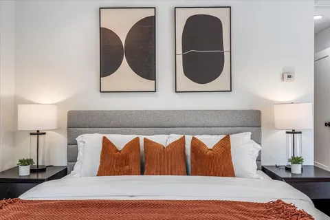 $2,099,900 | 1077 Green Bay Road, Glencoe, IL 60022