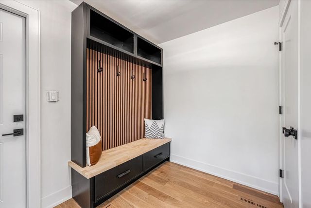 $2,099,900 | 1077 Green Bay Road, Glencoe, IL 60022