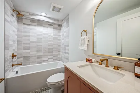 $2,099,900 | 1077 Green Bay Road, Glencoe, IL 60022