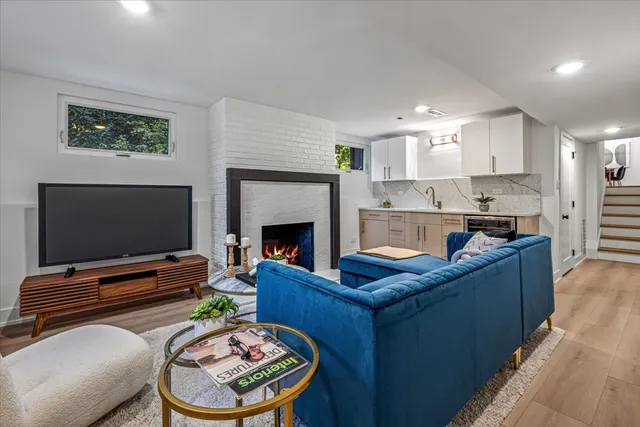 $2,099,900 | 1077 Green Bay Road, Glencoe, IL 60022