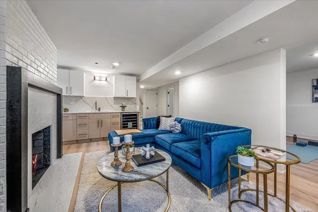 $2,099,900 | 1077 Green Bay Road, Glencoe, IL 60022