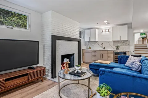 $2,099,900 | 1077 Green Bay Road, Glencoe, IL 60022