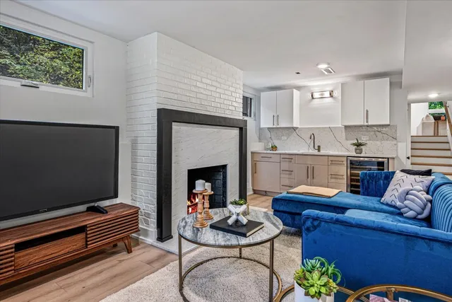 $2,099,900 | 1077 Green Bay Road, Glencoe, IL 60022