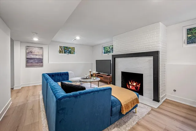 $2,099,900 | 1077 Green Bay Road, Glencoe, IL 60022