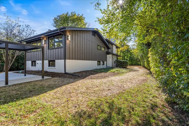 $2,099,900 | 1077 Green Bay Road, Glencoe, IL 60022