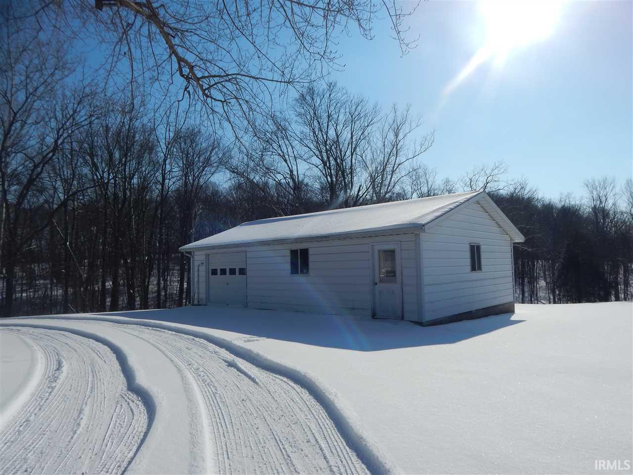 558 Leatherwood Road Bedford, IN 47421 - Photo 3 of 16 Gallery Image 3