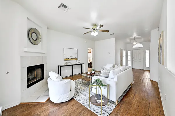 $1,900 | 117 Rosemary Cove, Georgetown, TX 78626