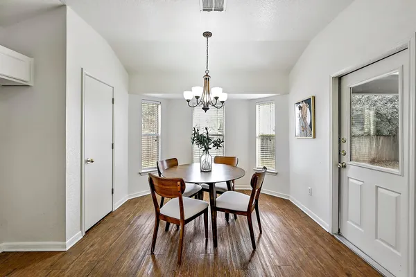 $1,900 | 117 Rosemary Cove, Georgetown, TX 78626