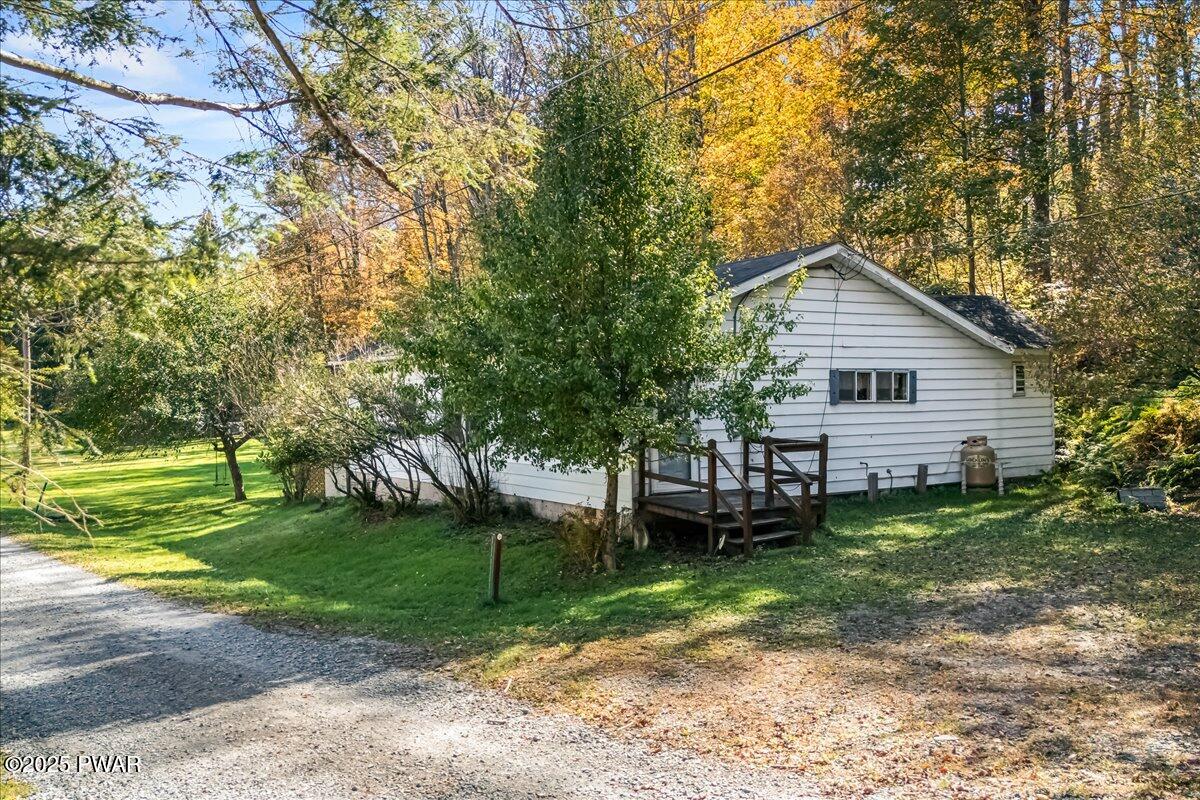 127 Wynooska Road Greentown, PA 18426 - Photo 24 of 32 Side View