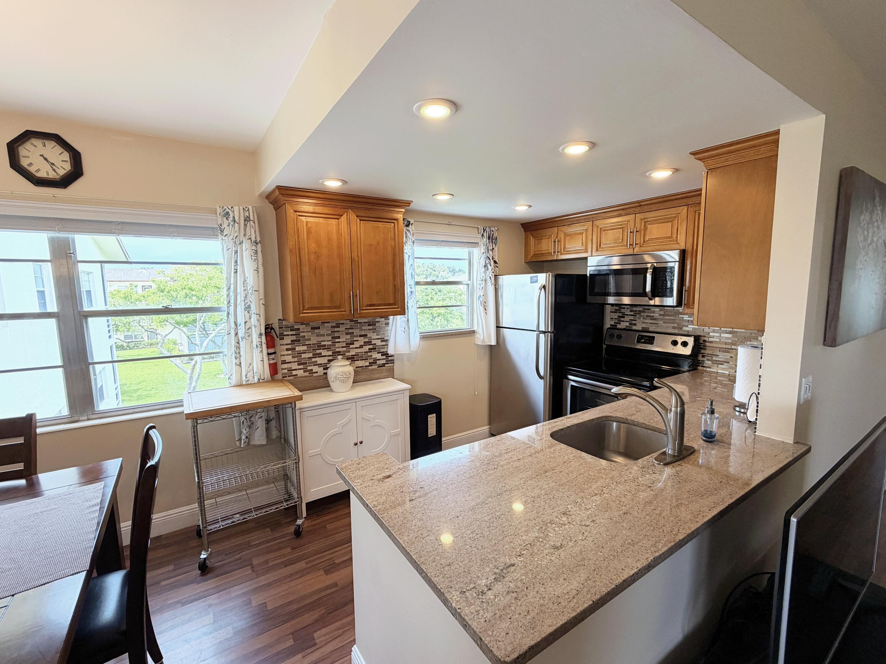 375 Mansfield I Boca Raton, FL 33434 - Photo 2 of 15 ktichen2
