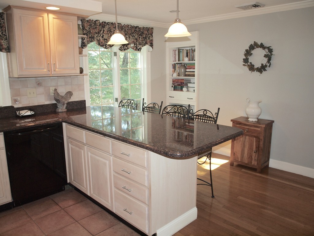 22 Endicott Road Stoneham, MA 02180 - Photo 10 of 30 Gallery Image 10