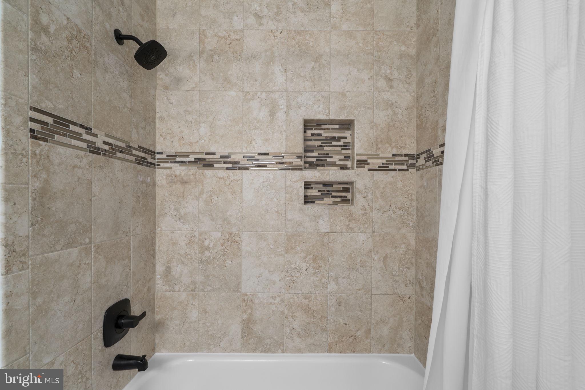 6106 Roxbury Avenue Springfield, VA 22152 - Photo 34 of 50 Hall bathroom