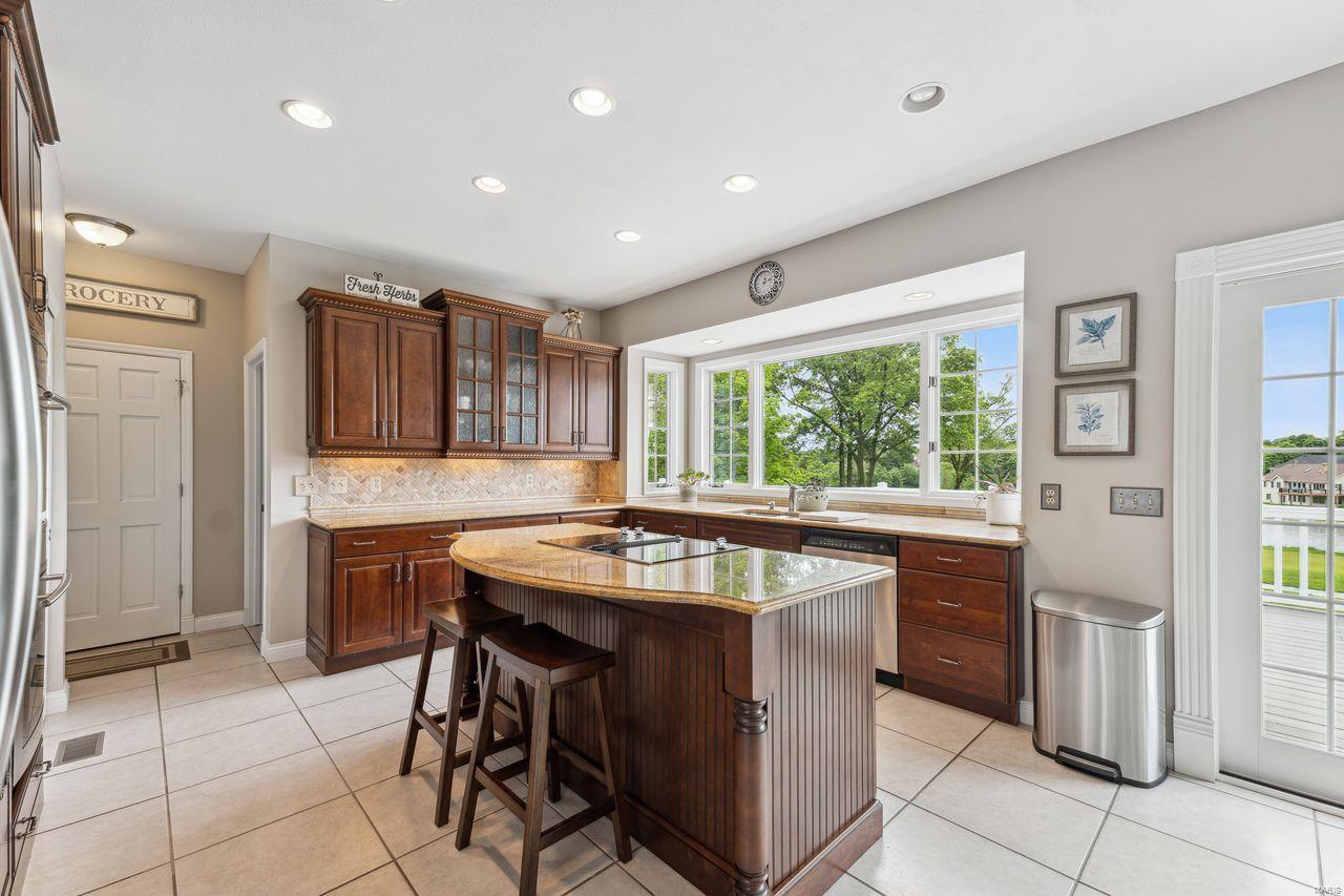 560 Malinmor Drive Weldon Spring, MO 63304 - Photo 8 of 24