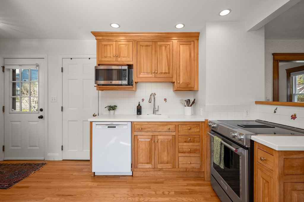 85 Sunset Road Arlington, MA 02474 - Photo 8 of 39 Gallery Image 8