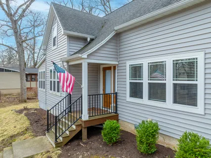 $995,000 | 812 Van Slyke Drive, Fontana, WI 53125