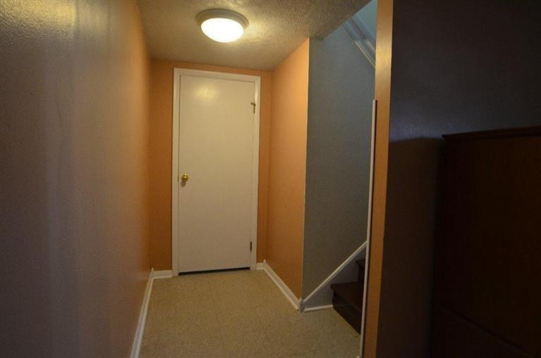 3391 Post Road Lexington, KY 40503 - Photo 21 of 31 The landing as you come downstairs!!