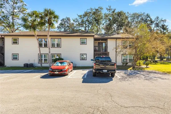 $110,000 | 13103 Sandalwood Drive, Unit 13103, Wildwood, FL 34785