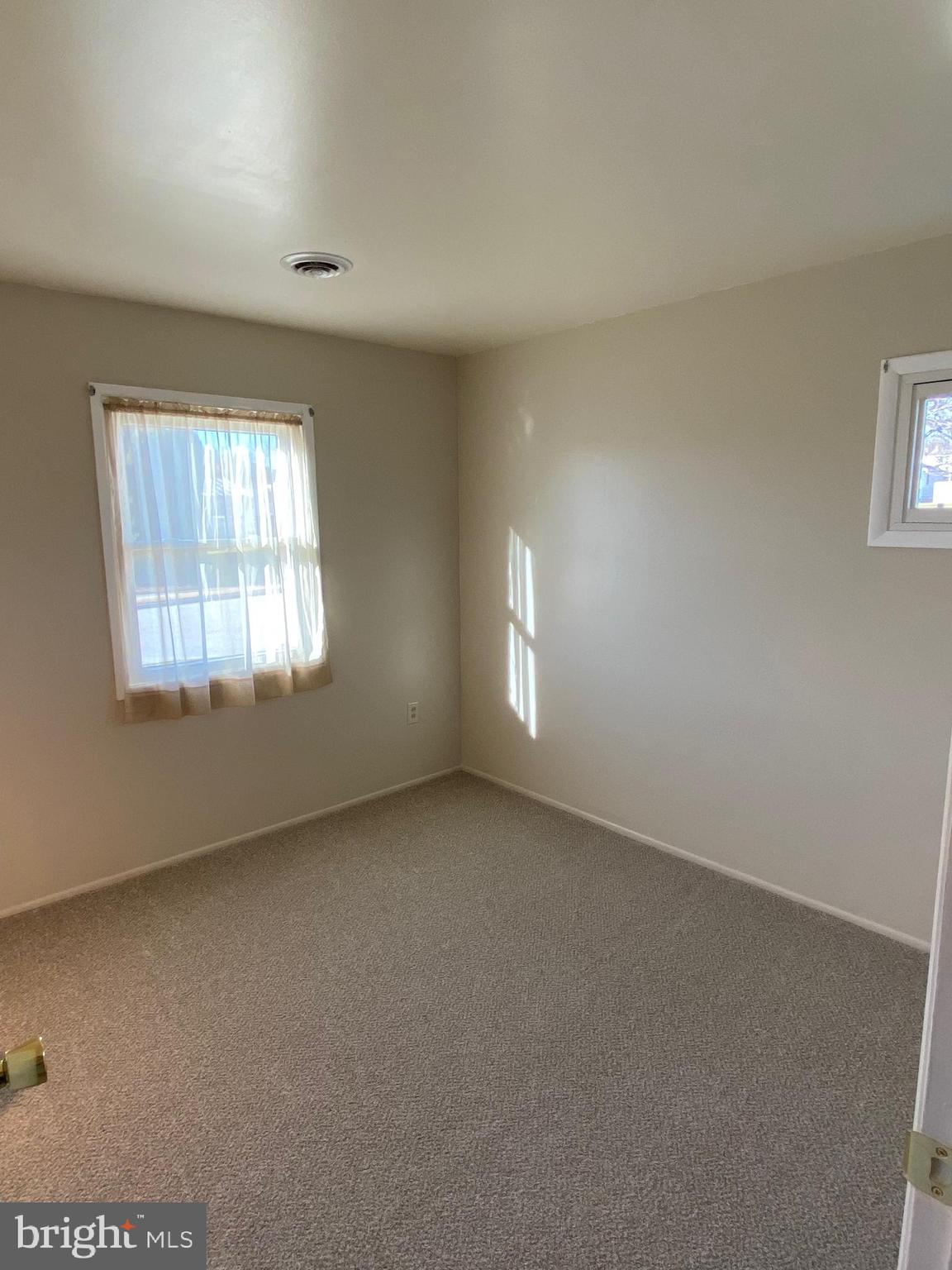 377 Juniper Lane Hanover, PA 17331 - Photo 17 of 24 an empty room with windows