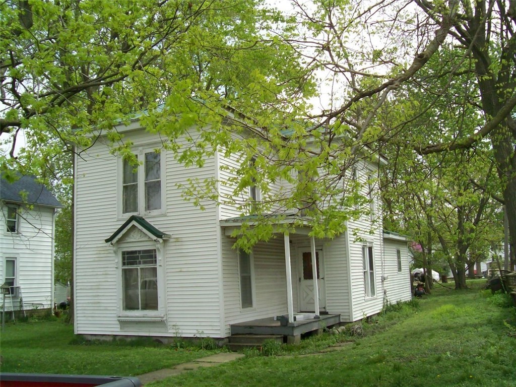 206 North College Street Assumption, IL 62510 - Photo 1 of 2
