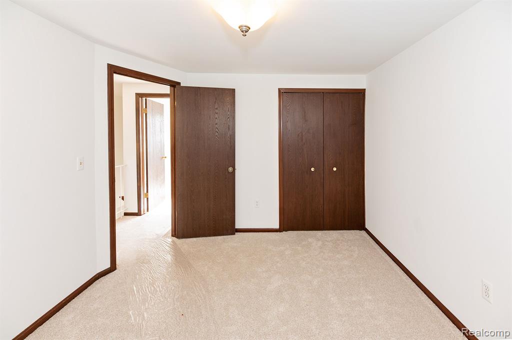 645 Lockmoore Court Rochester Hills, MI 48307 - Photo 33 of 56