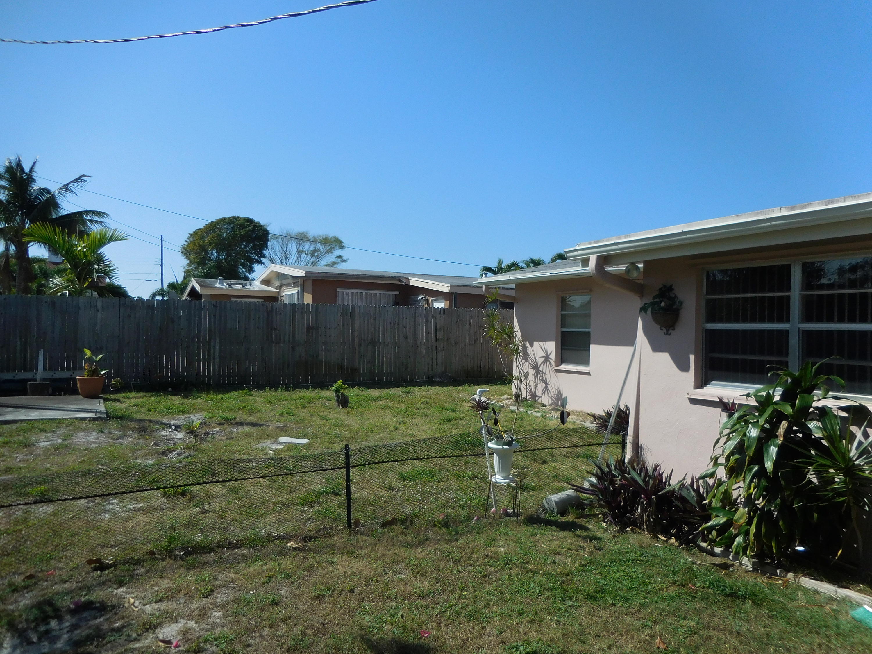 1444 High Ridge Road Lake Worth Beach, FL 33461 - Photo 27 of 36 1444 High Ridge Rd 007