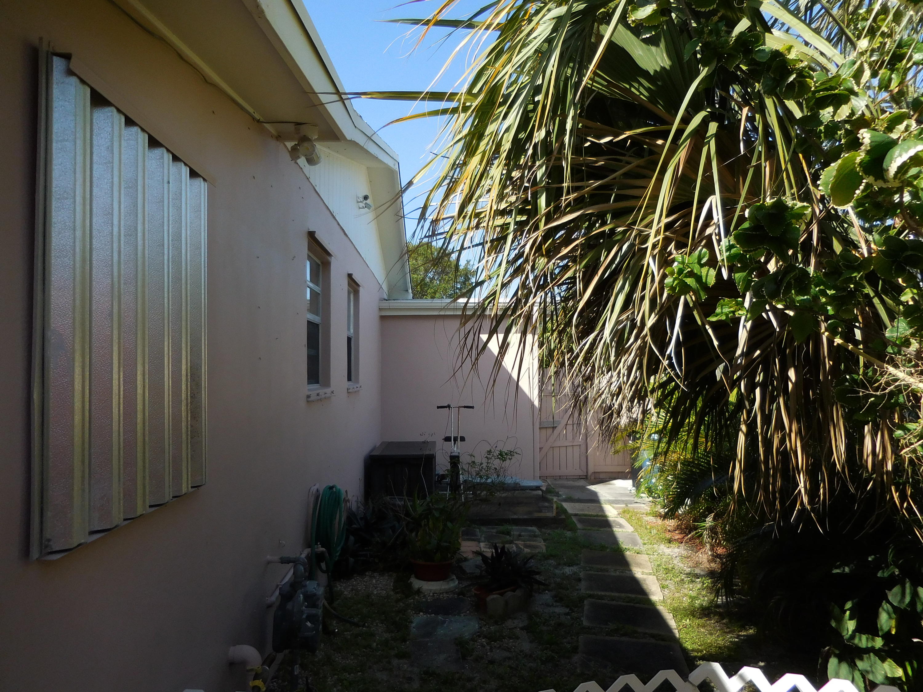 1444 High Ridge Road Lake Worth Beach, FL 33461 - Photo 34 of 36 1444 High Ridge Rd 014