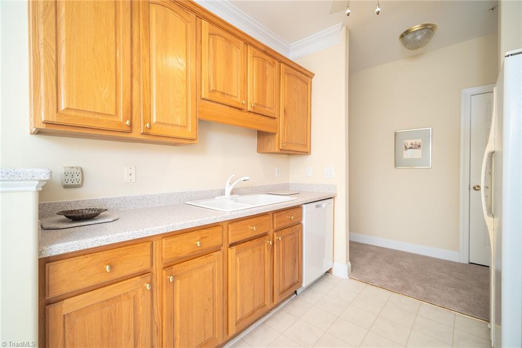 524 College Road, Unit 307 Greensboro, NC 27410 - Photo 15 of 28