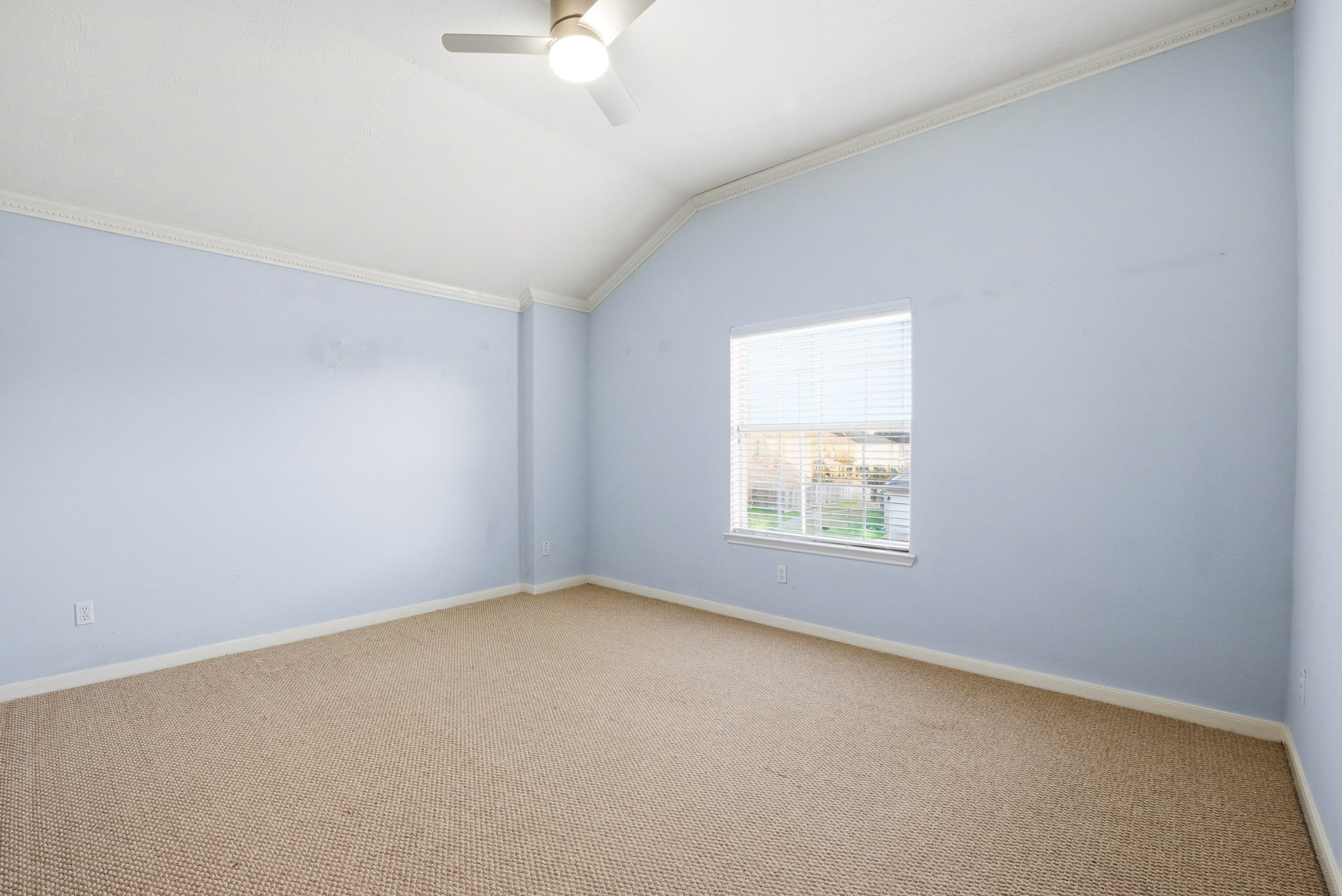 12522 East Nantucket Road Sugar Land, TX 77478 - Photo 34 of 39 an empty room with a window