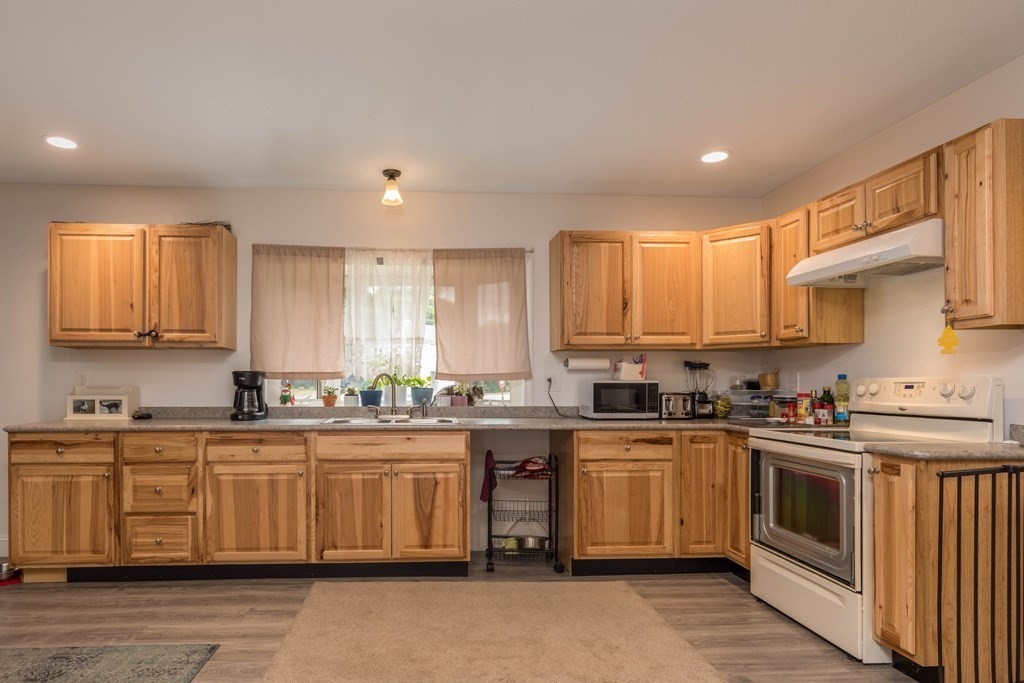 5 Foss Road Gardner, MA 01440 - Photo 4 of 15 Gallery Image 4