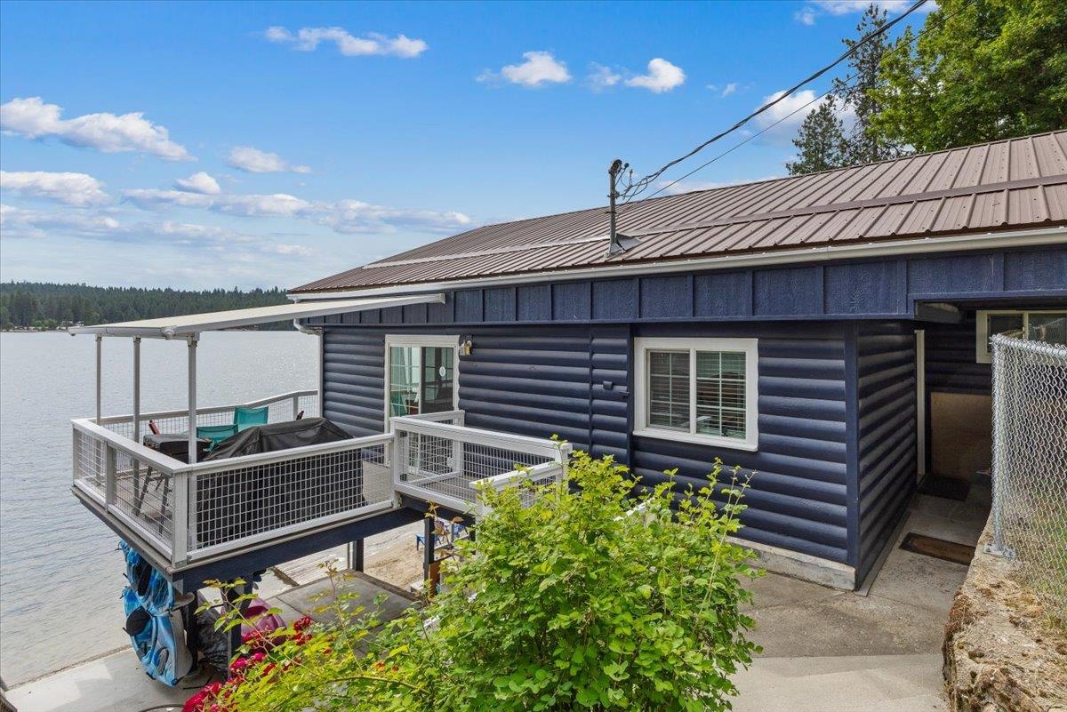 45494 Lakeshore Homes Road Loon Lake, WA 99148 - Photo 4 of 50 Gallery Image 4