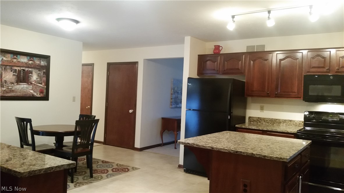 9077 Webster Road Strongsville, OH 44136 - Photo 6 of 34