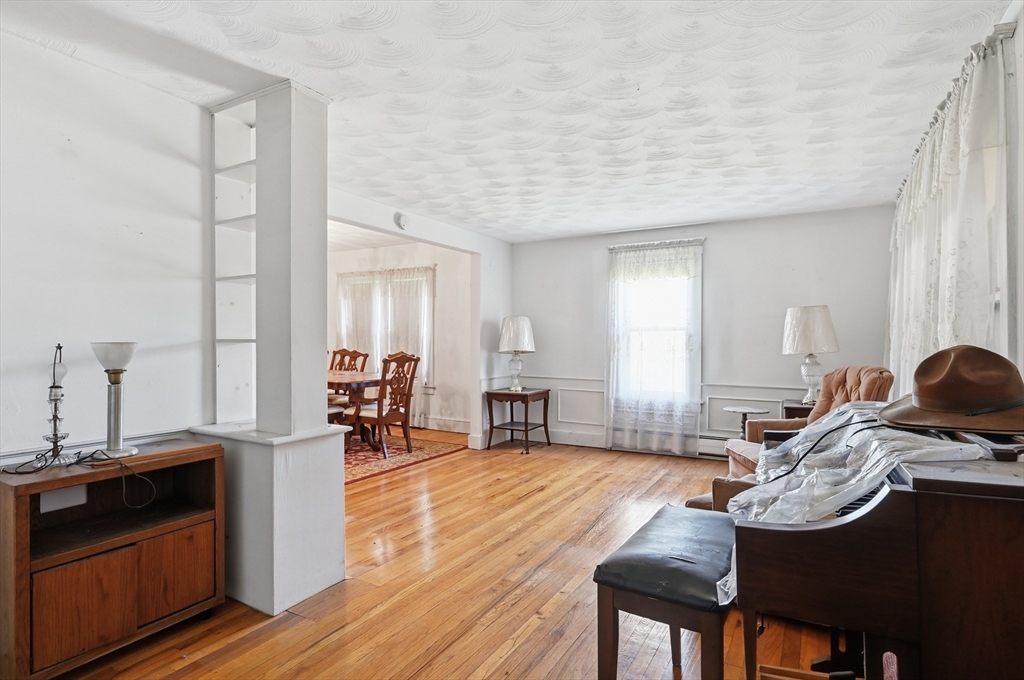 400 Nottingham Street Springfield, MA 01104 - Photo 5 of 26