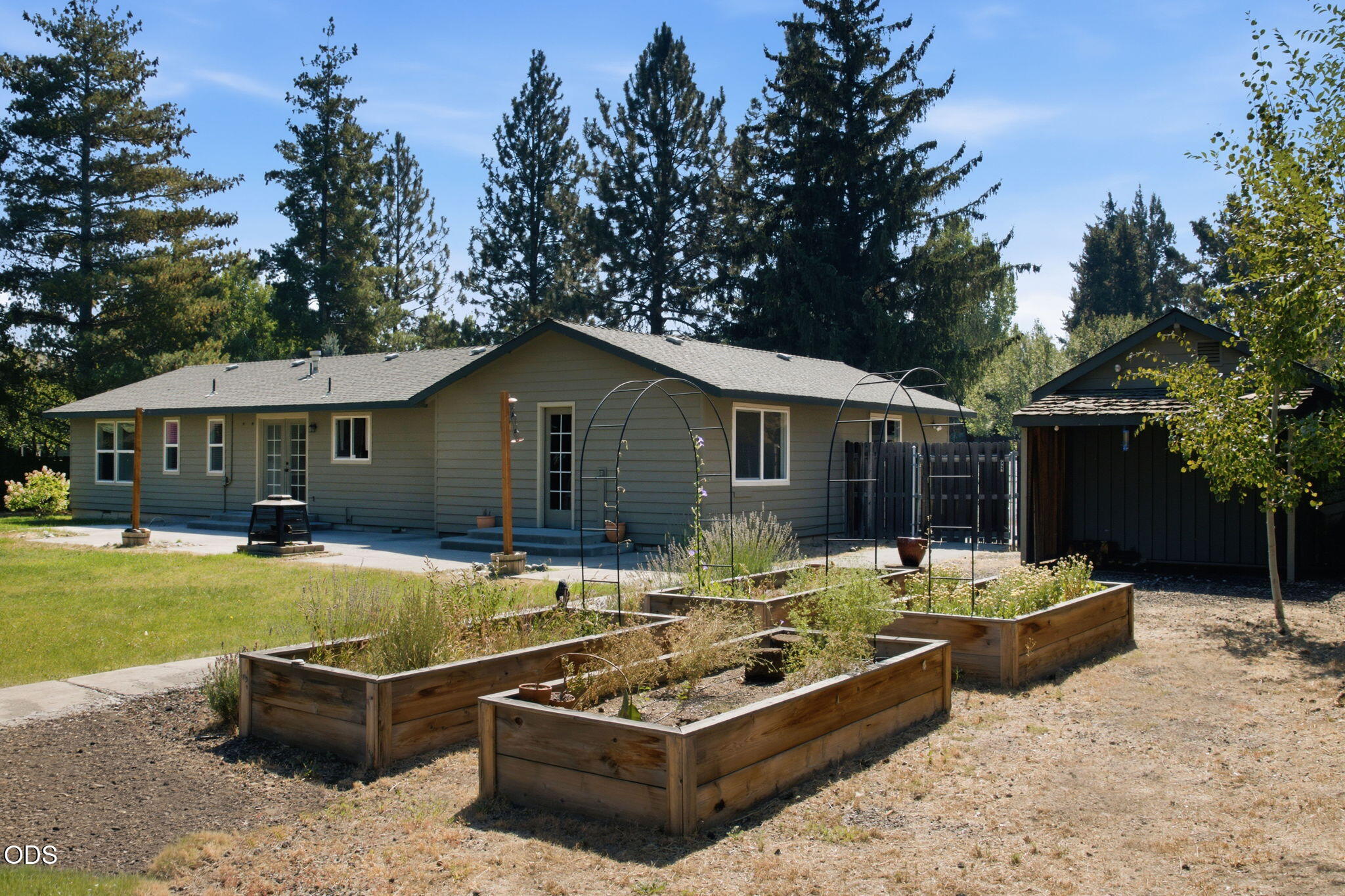 21360 Keyte Road Bend, OR 97701 - Photo 2 of 26 Gallery Image 2