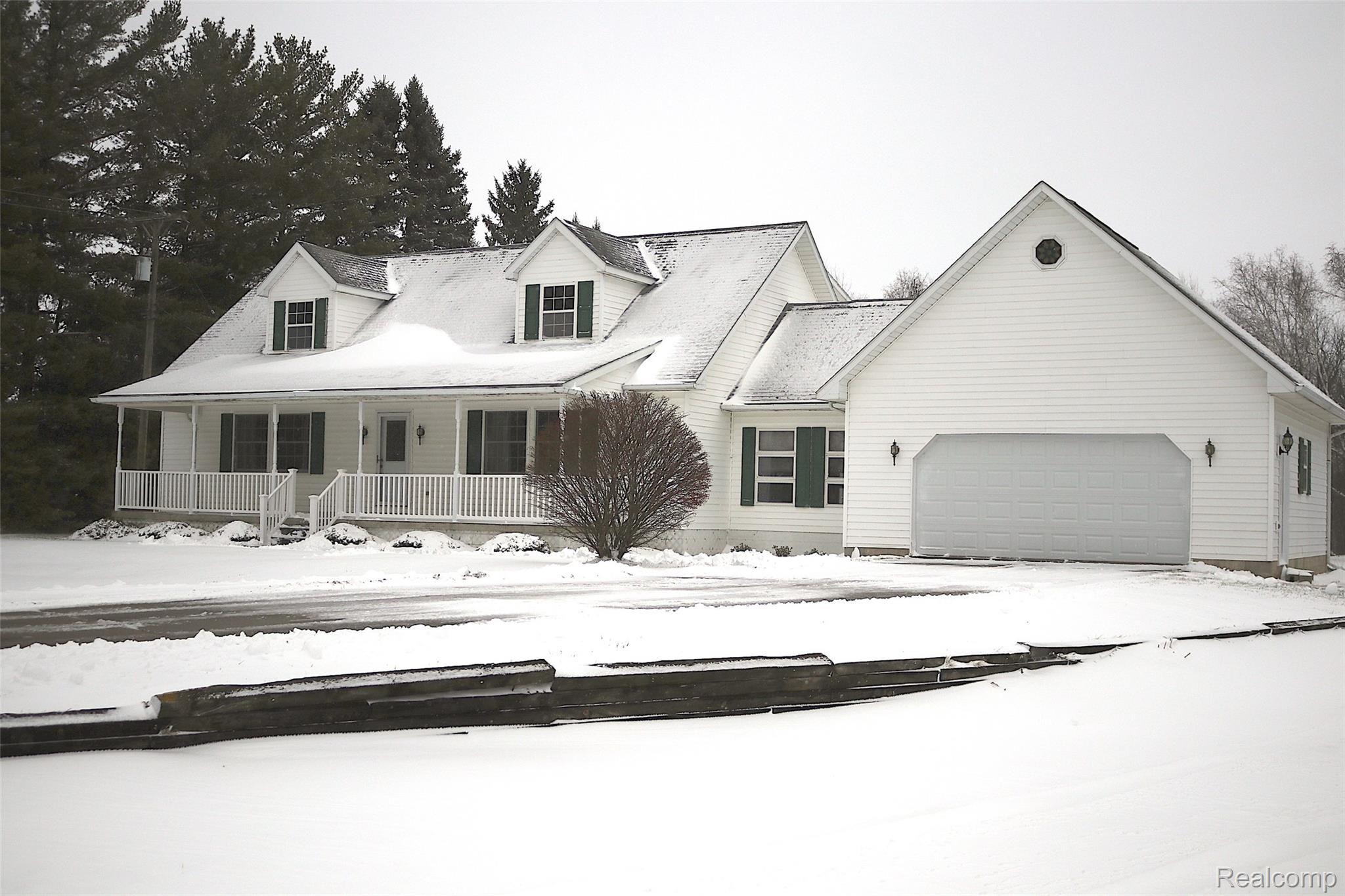 2173 South Van Dyke Road Bad Axe, MI 48413 - Photo 2 of 25 IMG_7218.JPG