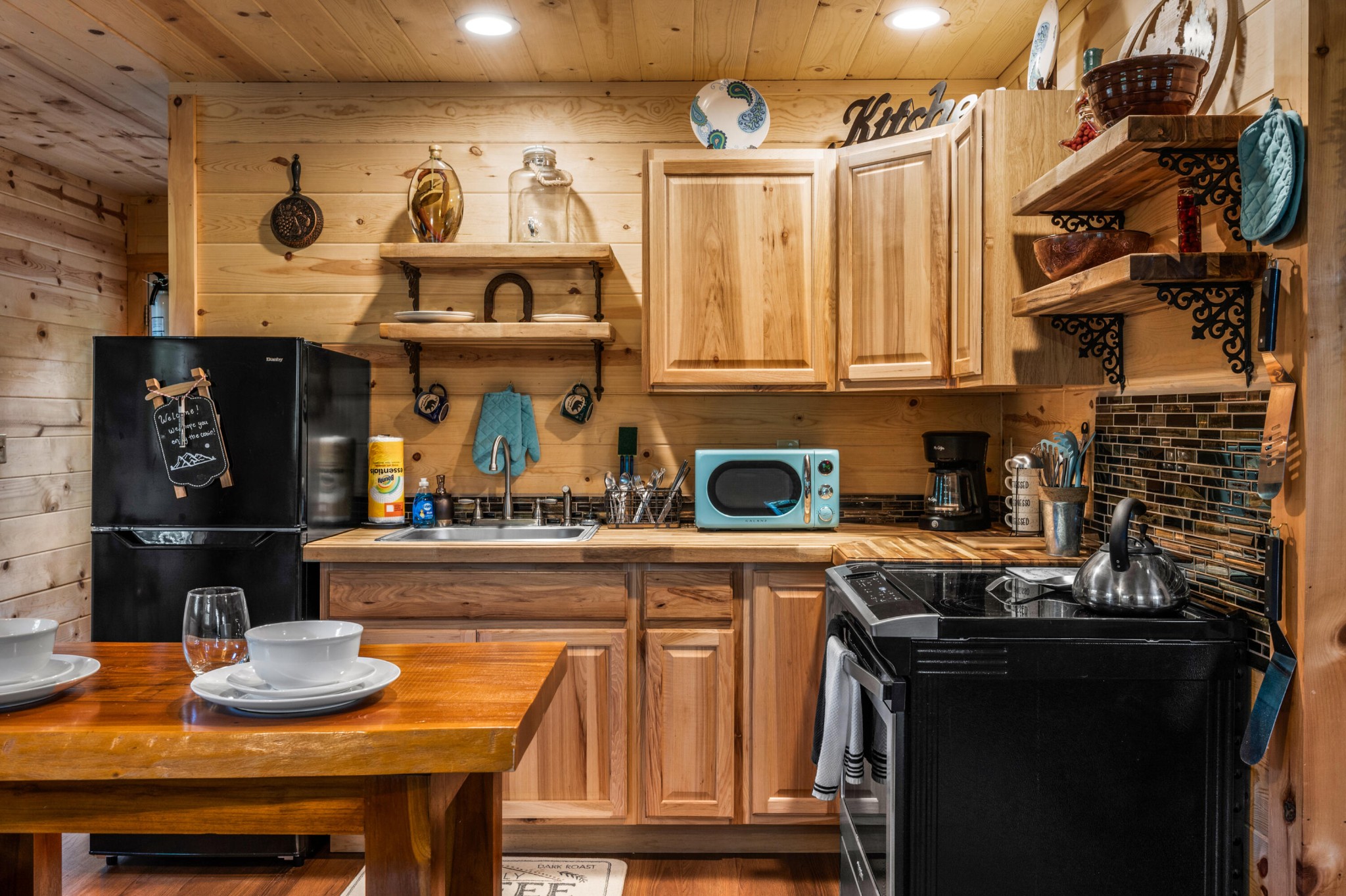 1634 South Mountain View Road Sevierville, TN 37876 - Photo 9 of 21 Gallery Image 9